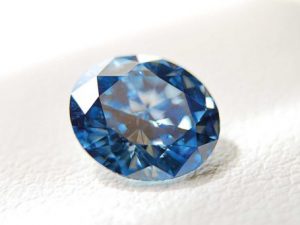Blauer Diamant im Zuge der Diamantbestattung von Lilium Bestattungen Hamburg